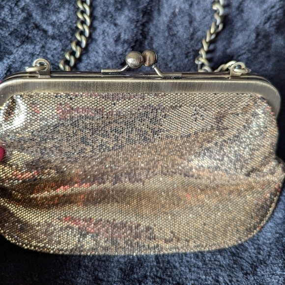 EUC Gold Shine Express Purse/Clutch w/ Attached Strap - Picture 5 of 10